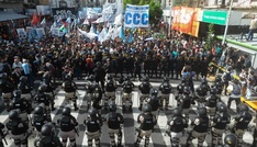 Zusammenstöße bei Protesttag in Argentinien - Milei am Dienstag 100 Tage im Amt
