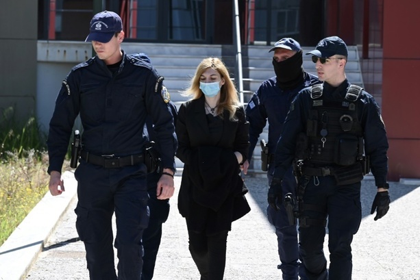 Bild vergrößern: Verdacht der Ermordung ihrer drei Töchter: Griechin zu lebenslanger Haft verurteilt