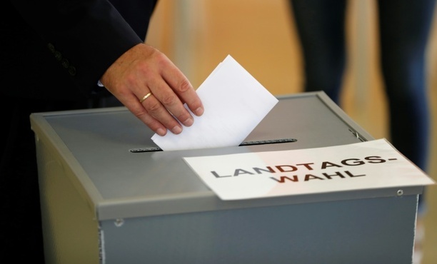 Bild vergrößern: Umfrage: AfD verliert in Sachsen-Anhalt - BSW aus dem Stand zweistellig