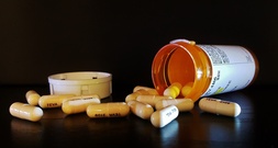 Antibiotika: Gegen Resistenzen helfen Bakterienfresser