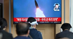 Staatsmedien: Nordkoreas Machthaber Kim überwacht Übung für 