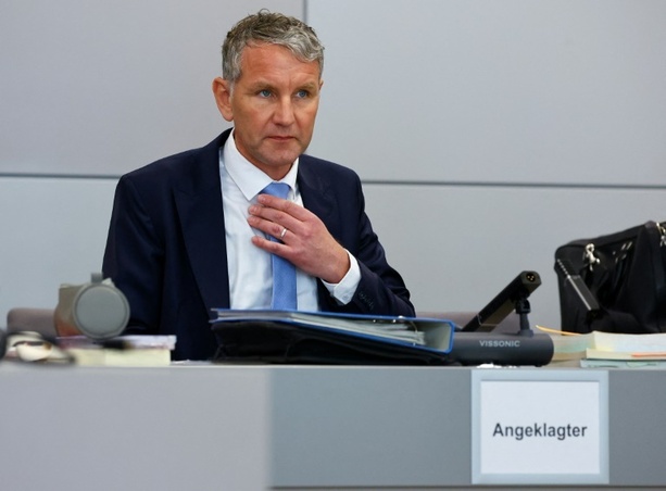 Bild vergrößern: Aussage von Thüringens AfD-Chef Höcke vor Landgericht Halle erwartet