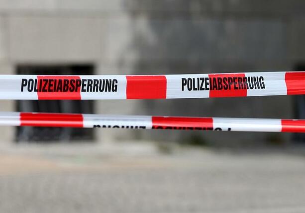Bild vergrößern: Mannheim: Polizei erschießt Mann mit Machete
