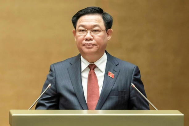 Bild vergrößern: Regelverstöße: Parlamentspräsident in Vietnam tritt zurück