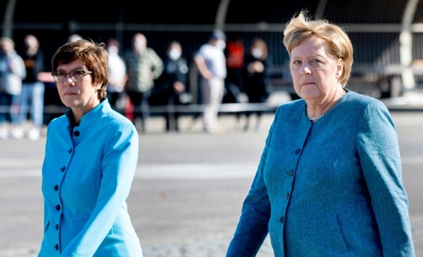 Bild vergrößern: Anders als Merkel: Kramp-Karrenbauer nimmt an CDU-Parteitag teil