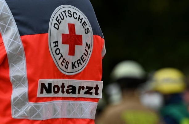 Bild vergrößern: Zwei Tote bei schwerem Autounfall in Baden-Württemberg
