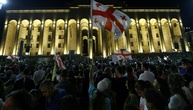 Zehntausende Menschen protestieren in Georgien gegen Gesetz zur 