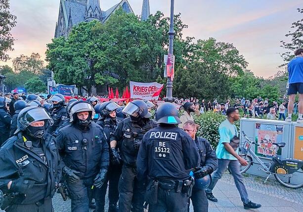 Bild vergrößern: Berliner Polizei zieht positives Fazit nach 1. Mai