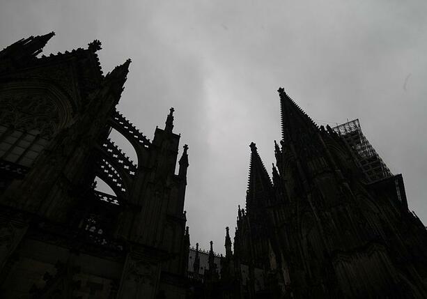 Bild vergrößern: Wetterdienst warnt vor Starkregen und schwerem Gewitter in Köln