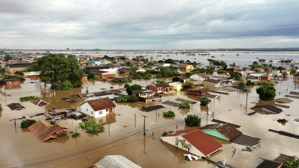 Bild vergrößern: Zahl der Toten bei Überschwemmungen im Süden Brasiliens steigt weiter