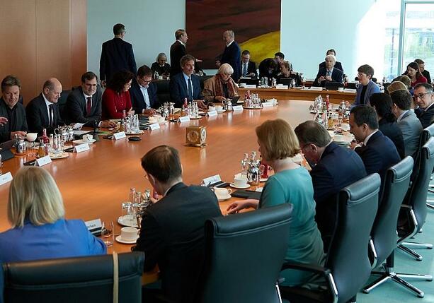Bild vergrößern: SPD hält an Haushaltsbeschluss im Kabinett am 3. Juli fest