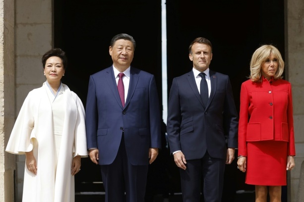 Bild vergrößern: Kaum Annäherung beim Staatsbesuch von Xi in Frankreich