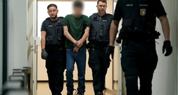 Lebenslange Haft für tödliche Messerattacke in Regionalzug bei Brokstedt