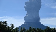 Hunderte Menschen rund um indonesischen Vulkan Ibu evakuiert