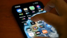 Drogenbeauftragter Streeck für gestaffelte Altersfreigaben bei Apps