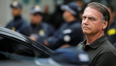 Brasiliens Ex-Präsident Bolsonaro wegen Fluchtgefahr und Fußfesselbeschädigung festgenommen