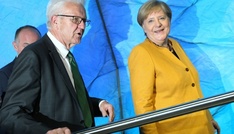 Merkel für Einsatz in Pandemie mit baden-württembergischer Staufermedaille geehrt