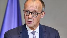 Merz begrüßt Abkehr von Verbrenner-Ausstieg