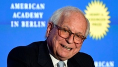 Ischinger lobt Umgang der Bundesregierung mit Trump