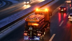 Extreme Straßenglätte im Nordwesten: Hunderte Unfälle und mindestens drei Tote