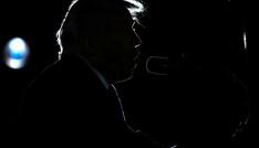 Weißes Haus veröffentlicht manipuliertes Bild von festgenommener Demonstrantin