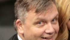 KZ Buchenwald: Hape Kerkeling spricht bei Gedenkfeier zu Jahrestag von Befreiung