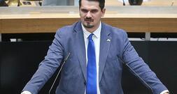 AfD-Politiker Vallendar bei Infostand ins Gesicht geschlagen