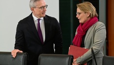 Hubig und Wildberger stellen sich Fragen des Bundestags