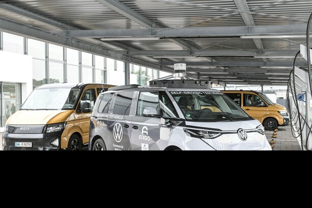 Bild vergrößern: Autonomes Ridepooling - VW startet 2025 mit Robo-Fahrdienst