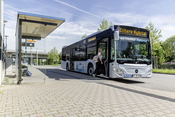 Bild vergrößern: Öffentliche Verkehrsmittel im 1. Halbjahr 2022  - Wieder mehr Fahrgäste unterwegs