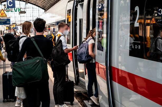 Bild vergrößern: Sitzplatzreservierung im Zug  - Passt sich dem Reisenden an