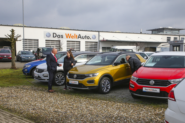 Bild vergr&ouml;&szlig;ern: Umfrage zu Markentreue bei Autokäufern  - Krise macht flexibel 