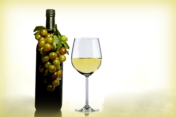 Bild vergrößern: Kalorienangabe auf Wein- und Sektflaschen ab Jahrgang 2024