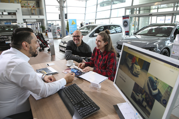 Bild vergr&ouml;&szlig;ern: Drei Fragen an Ferdinand Dudenhöffer  - ,,2024 wird ein Jahr mit Rabatten und Schnäppchen für Autokä