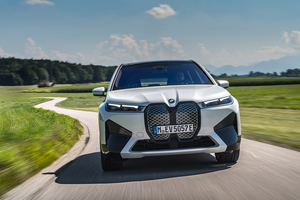 Schwere Neuwagen   - E-Autos und SUV mit Übergewicht  