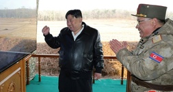 Nordkoreas Machthaber Kim beaufsichtigt Übungen mit 