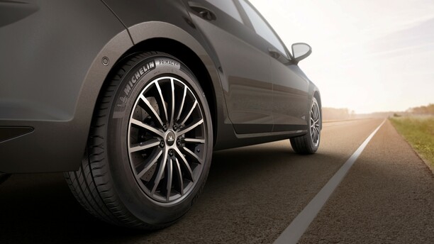 Bild vergrößern: Reifenabrieb messen - Michelin saugt und filtert