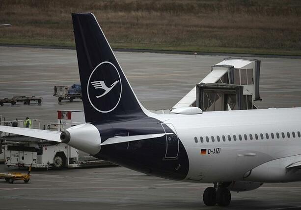 Bild vergrößern: Lufthansa-Bodenpersonal soll 12,5 Prozent mehr Lohn erhalten