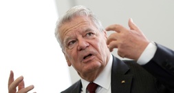 Altbundespräsident Gauck: Deutschland kann noch mehr für die Ukraine tun