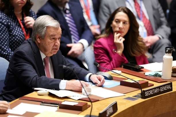 Bild vergrößern: Guterres im UN-Sicherheitsrat: Die Welt kann sich keinen weiteren Krieg leisten