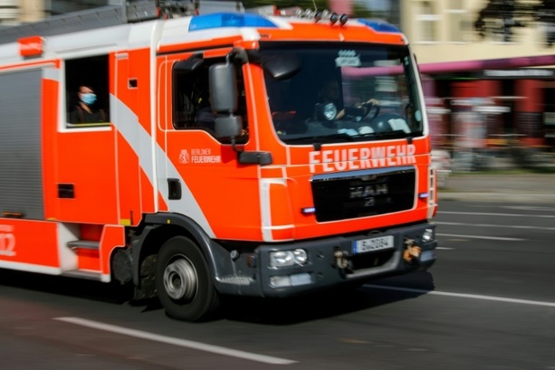 Bild vergrößern: Zwei Menschen sterben bei Verkehrsunfall bei Osnabrück - Kind in Lebensgefahr