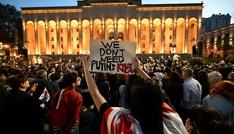 Georgiens Parlament billigt trotz Protesten in erster Lesung 