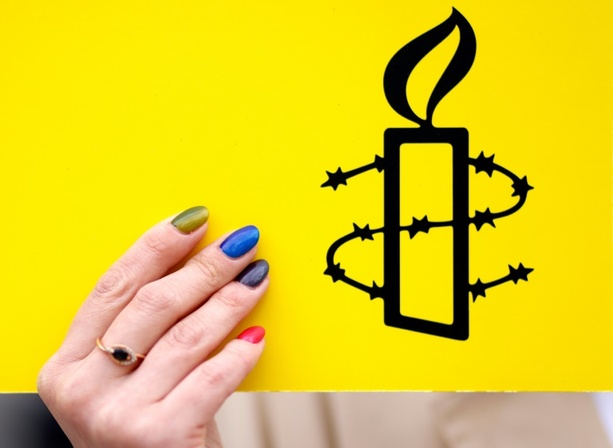 Bild vergrößern: Amnesty International warnt vor zunehmenden Menschenrechtsverletzungen durch KI
