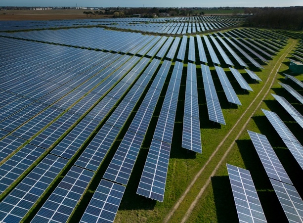 Bild vergrößern: Solarstrom für alle: Solarpaket endgültig verabschiedet