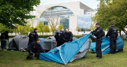 Berliner Polizei räumt propalästinensisches Protestcamp an Bundeskanzleramt