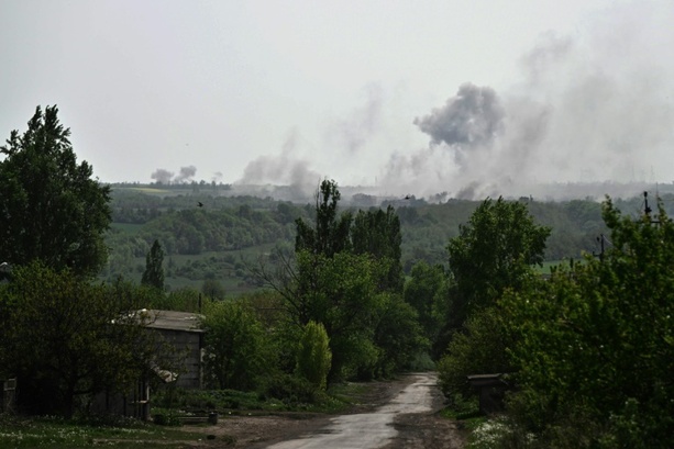 Bild vergrößern: Russland setzt Offensive im Osten der Ukraine mit schweren Angriffen fort