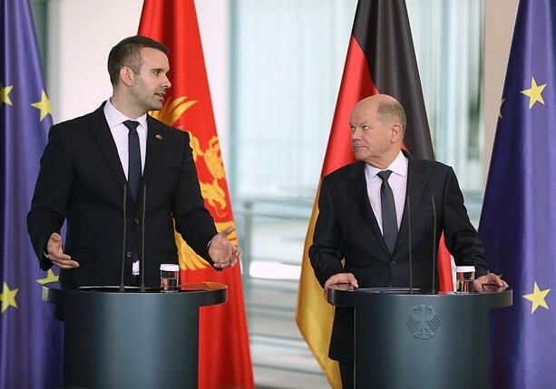 Bild vergrößern: Montenegro: Scholz sichert Spajic Unterstützung für EU-Beitritt zu