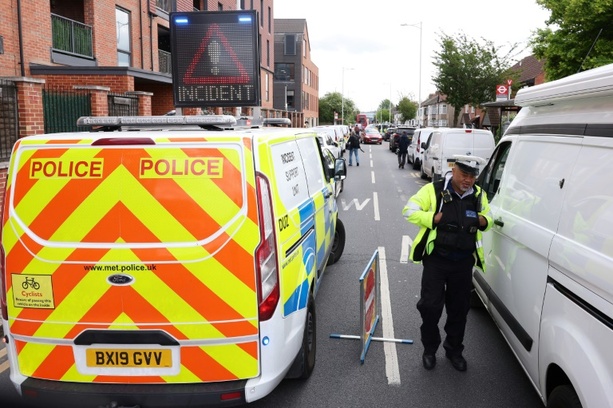 Bild vergrößern: 14-Jähriger stirbt nach Schwert-Attacke in London - Angreifer festgenommen