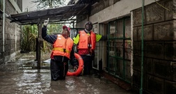Nach tödlichen Überschwemmungen: Zyklon 