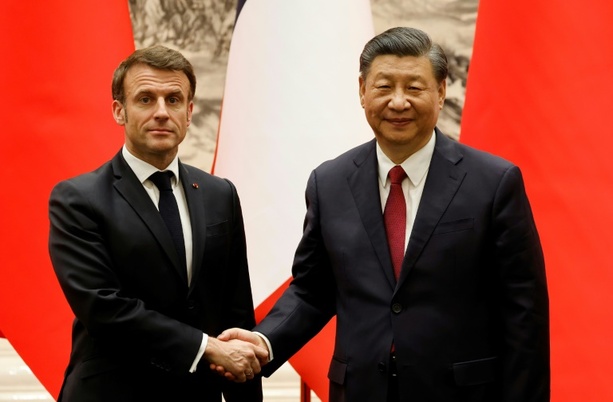 Bild vergrößern: Chinas Präsident Xi beginnt Staatsbesuch in Frankreich